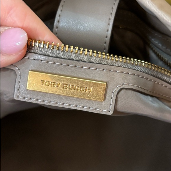 Tory Burch Large Ella Taupe Leather Shoulder Bag - Picture 7 of 10